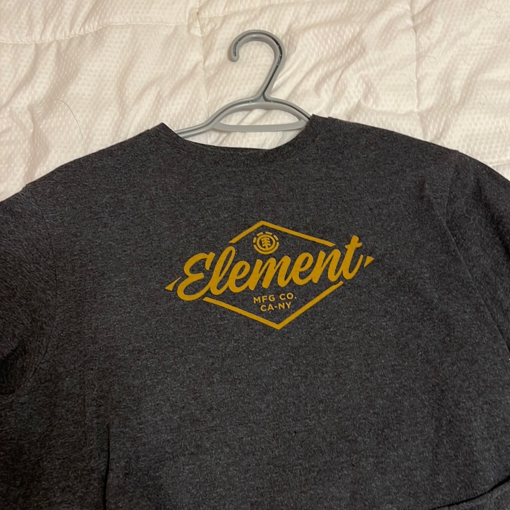 Element tee size M cropped